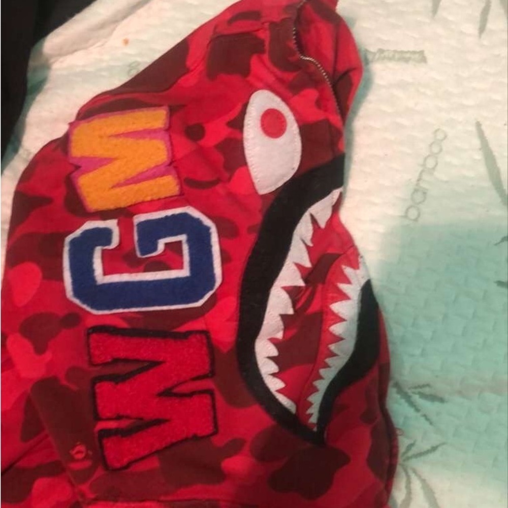 Bape hoodie medium size Location Barrie. Ontario Canada